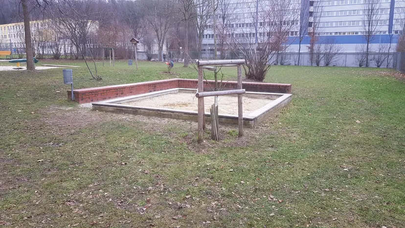 Kinder- und Jugendspielplatz - Hainischstraße 5