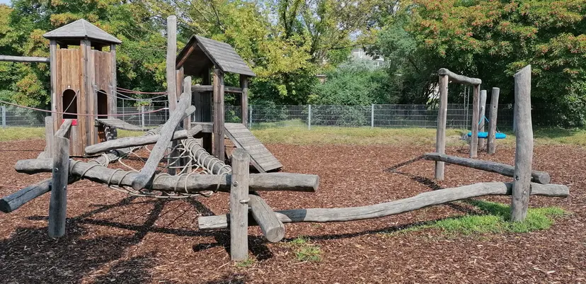 Kinderspielplatz 3