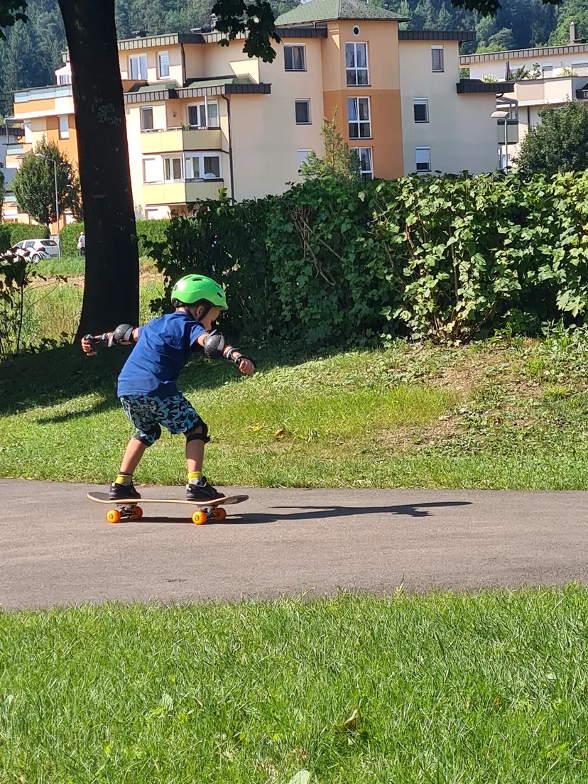 Skatepark Ballhockeyplatz/Spielplatz Feschnig 3