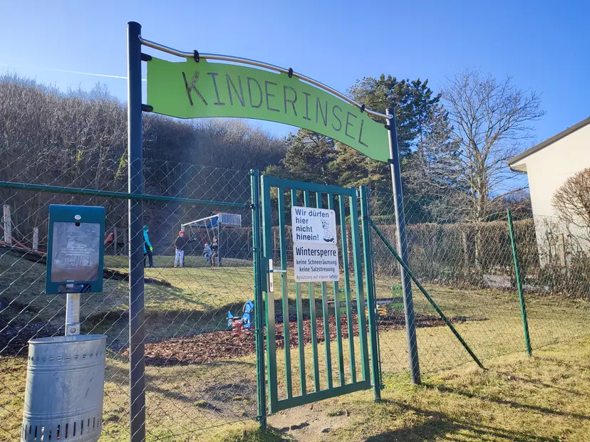 Kinderspielplatz 4