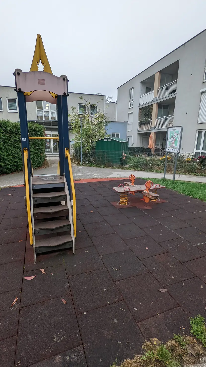 Kinderspielplatz 3