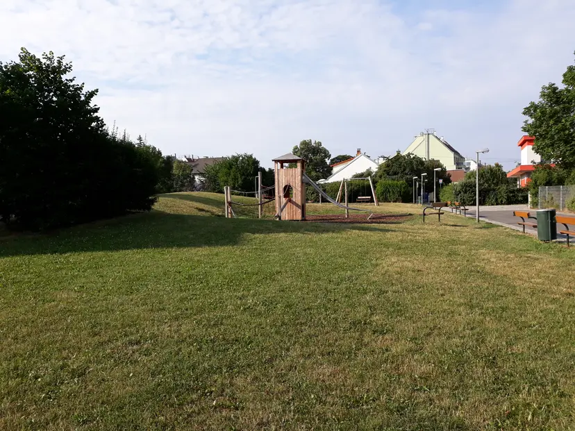 Ella Lingens Hof öffentlicher Spielplatz 4