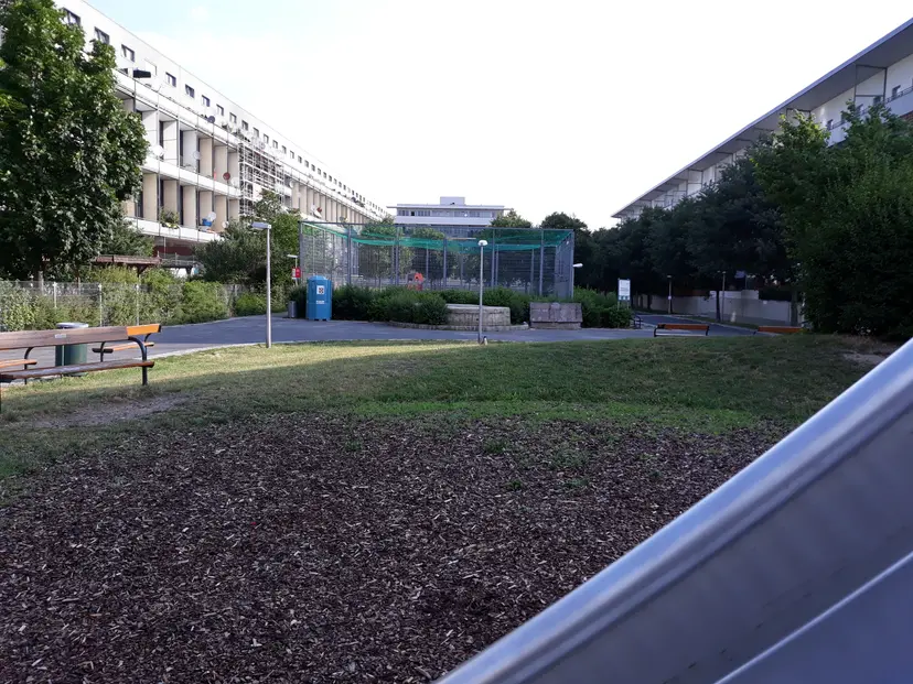 Ella Lingens Hof öffentlicher Spielplatz 5
