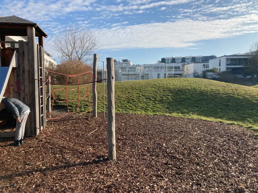 Ella Lingens Hof öffentlicher Spielplatz 6