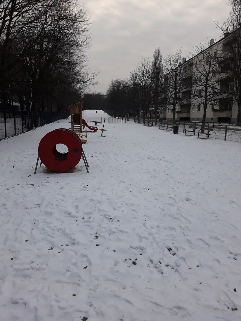 Kinderspielplatz Hutterergasse 4