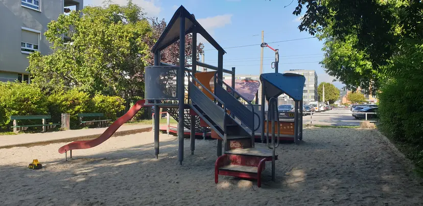Spielplatz Darrgutstraße 5