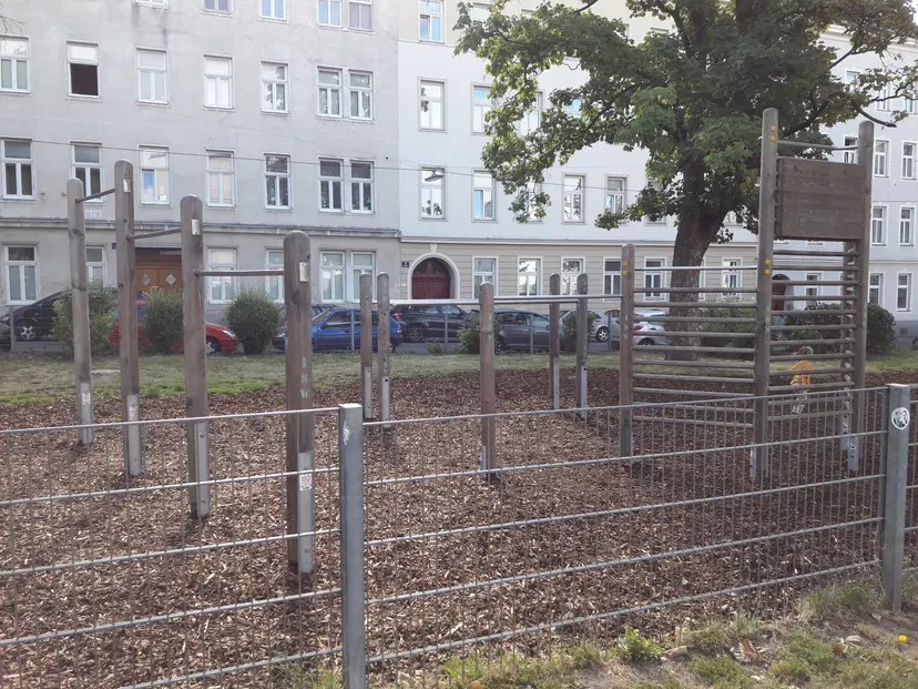 Spielplatz Musilplatz 6