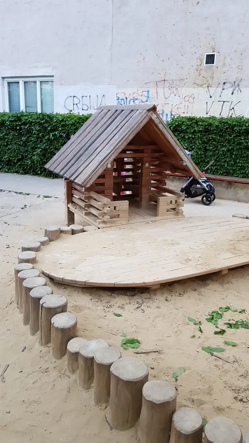 Spielplatz im Tigerpark 5