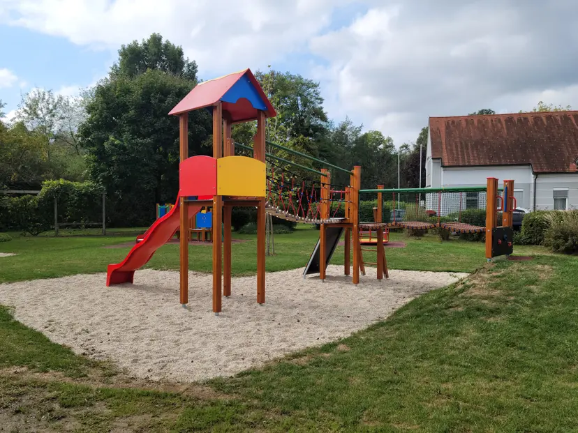 Spielplatz Pertlstein 3
