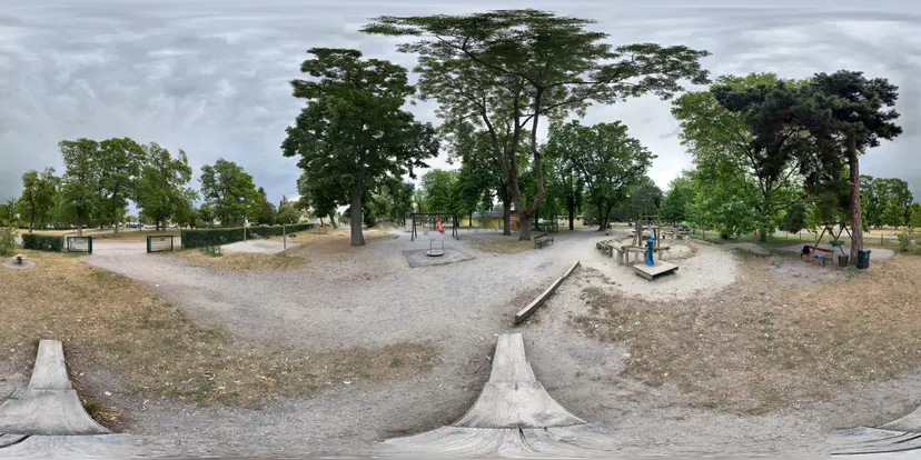Öffentlicher Spielplatz beim Schlosspark 4