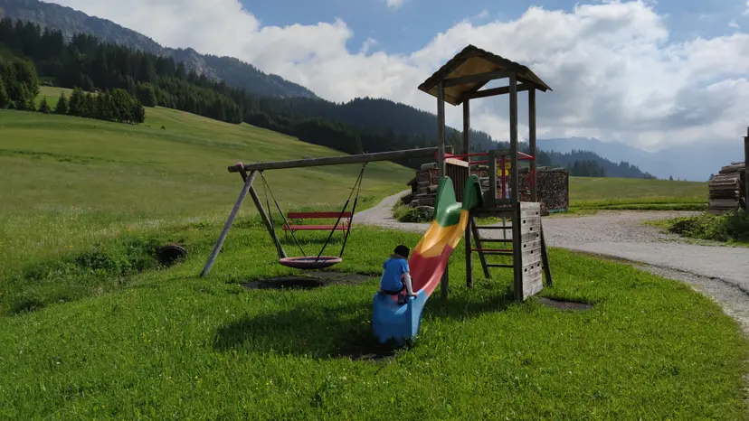 Spielplatz St. Leonhard in Tannheim 2