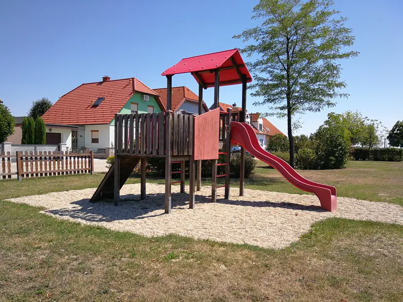 Kinderspielplatz 3