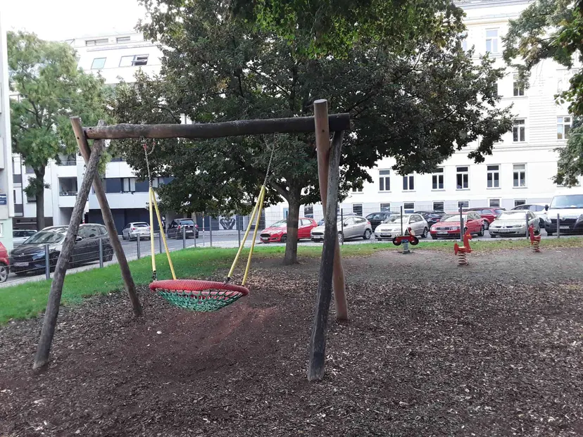 Spielplatz Parkanlage Wiesberggasse 2
