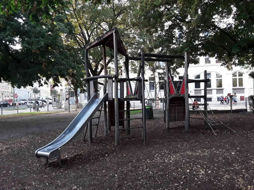 Spielplatz Parkanlage Wiesberggasse 4