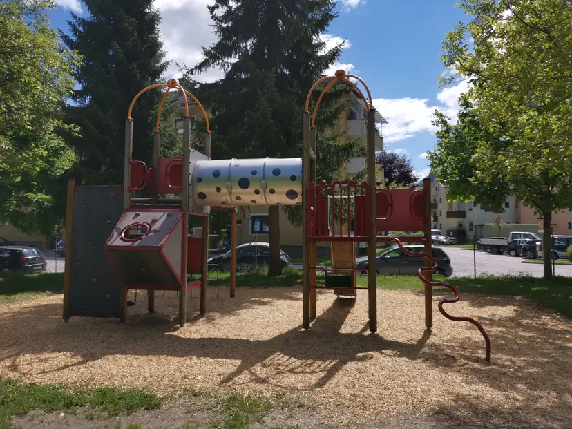 Spielplatz Friedensiedlung Lienz 4