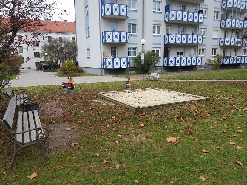 Privat-Spielplatz für August Hassack-Wohnanlage 6