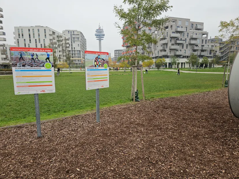 Kinderspielplatz 2