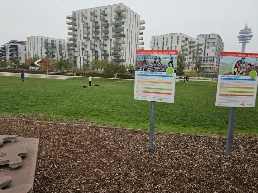 Kinderspielplatz 4