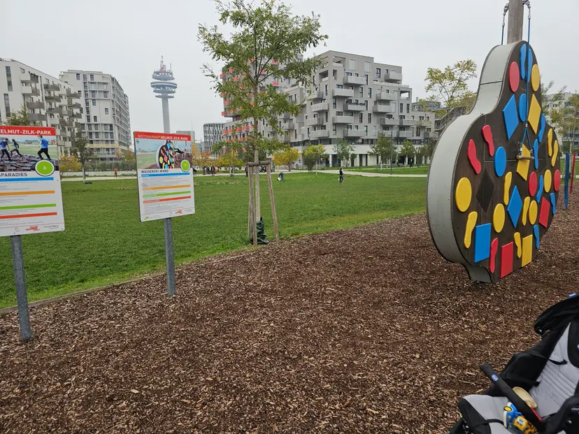 Kinderspielplatz 6