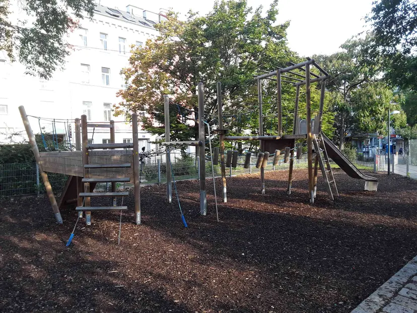 Spielplatz Hofferplatz 3