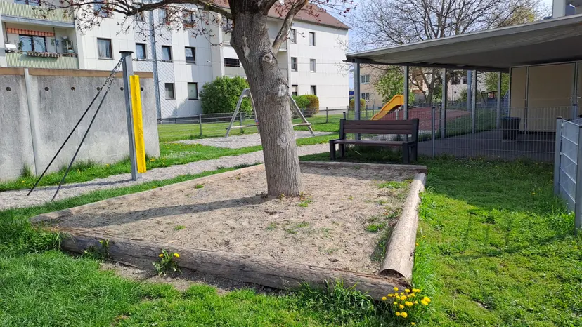 Öffentlicher Spielplatz 6