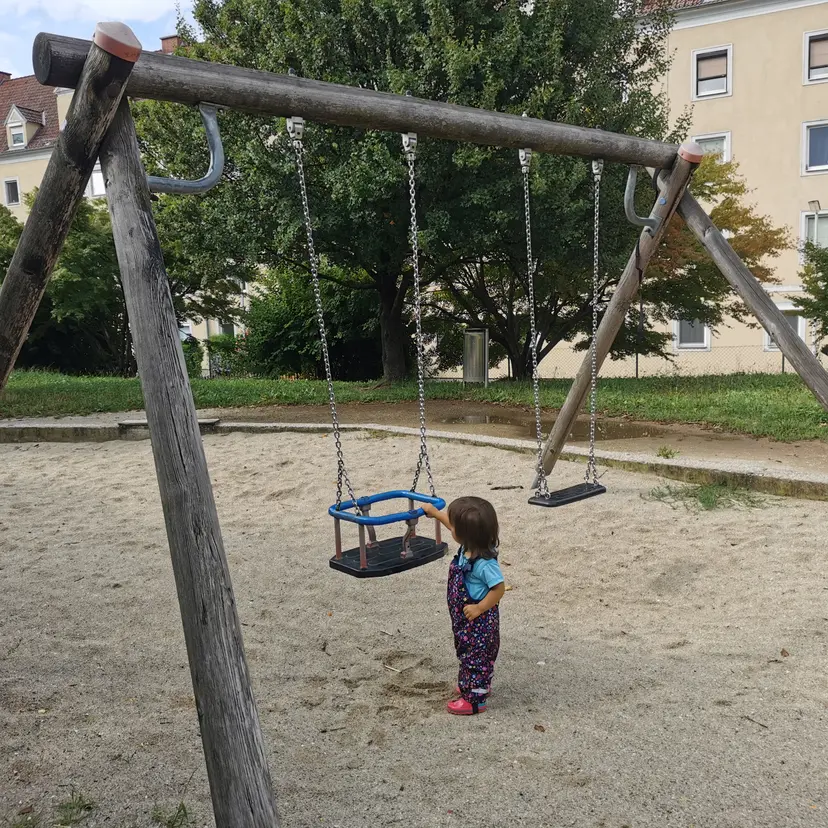 Spielplatz Minnesängerplatz 6