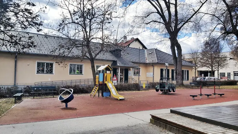 Kinderspielplatz 3