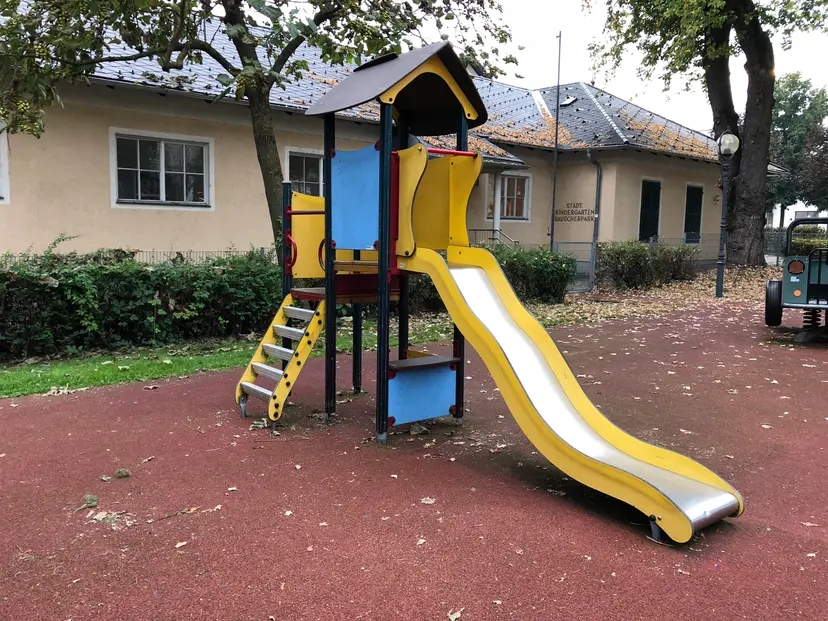 Kinderspielplatz 4