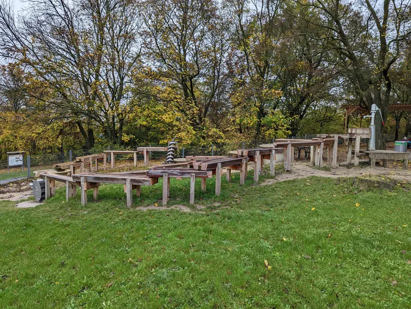 Spielplatz Roter Berg 5