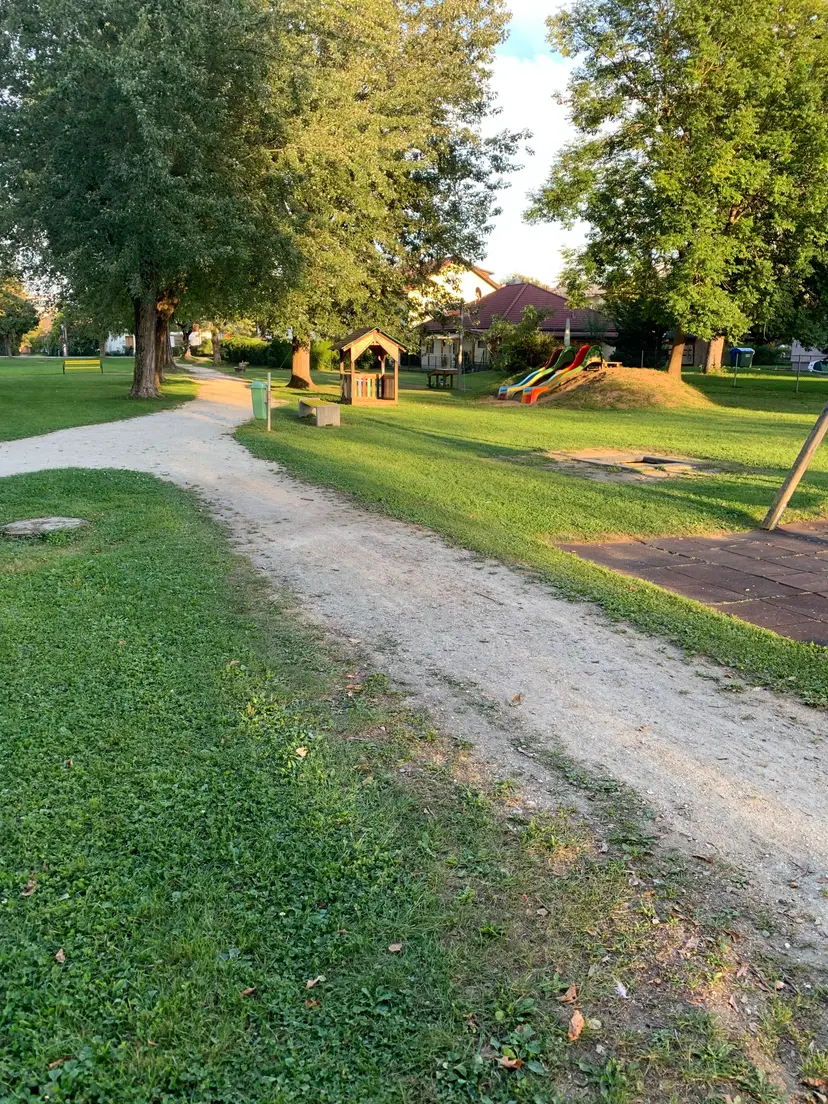 Spielplatz Südbahnweg 3