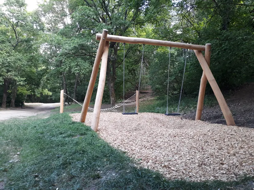 Waldspielplatz-Schießstättenweg 3