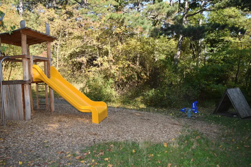 Waldspielplatz-Schießstättenweg 6