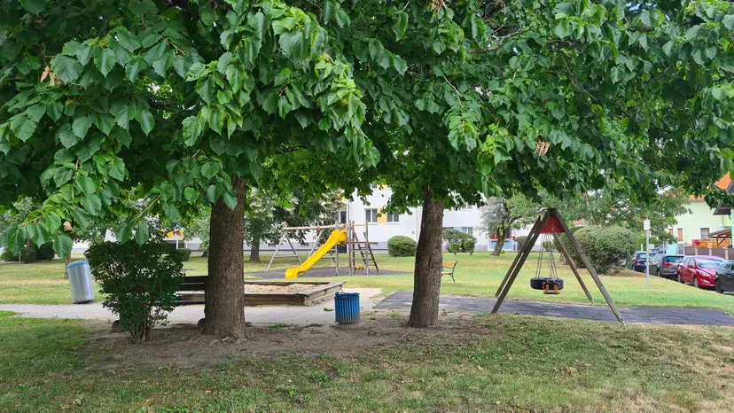 Spielplatz Dr-Karl-Renner 4