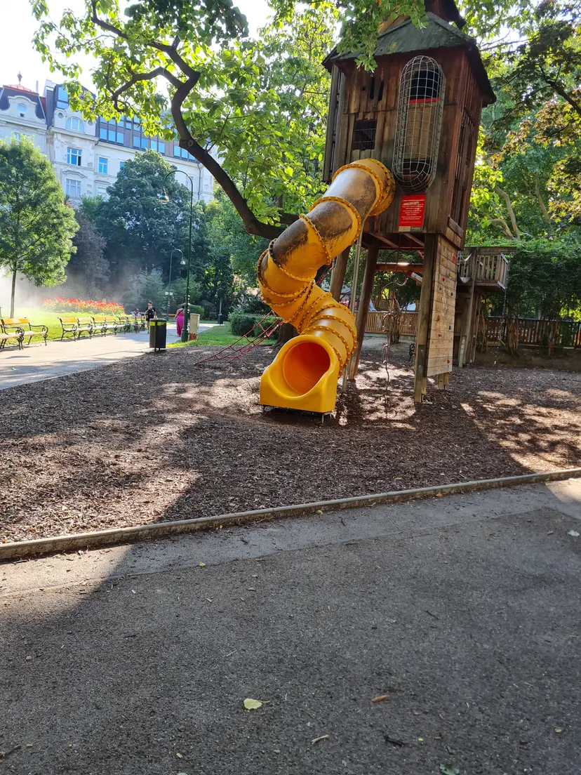 Spielplatz 2