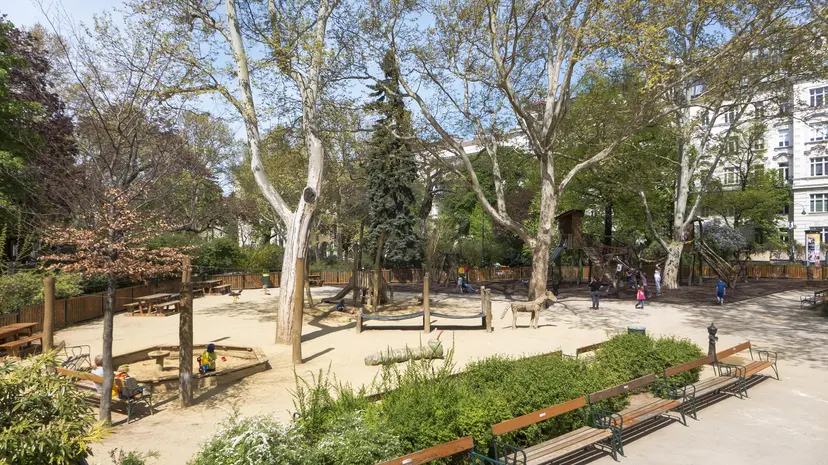 Spielplatz 4