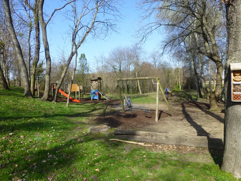 Kinderspielplatz 4