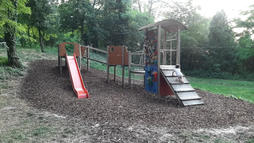 Kinderspielplatz 6