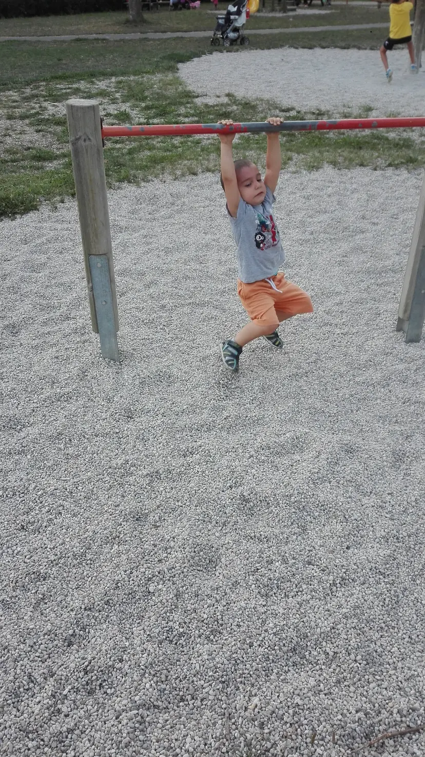 Spielplatz Resselweg 5