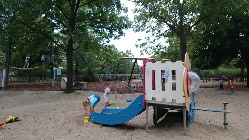 Spielplatz 2