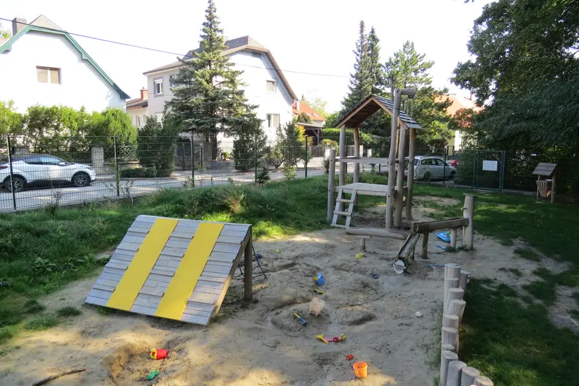 Spielplatz Traiskirchnerstraße in Tribuswinkel 3
