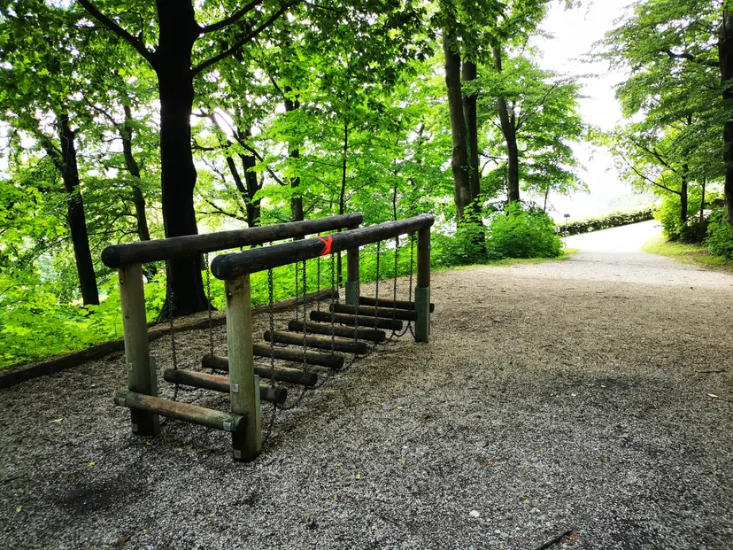 Kinderspielplatz - Am Rosenhang Freinberg 5
