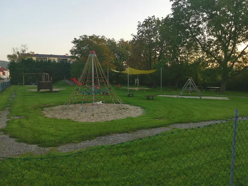 Kinderspielplatz 3