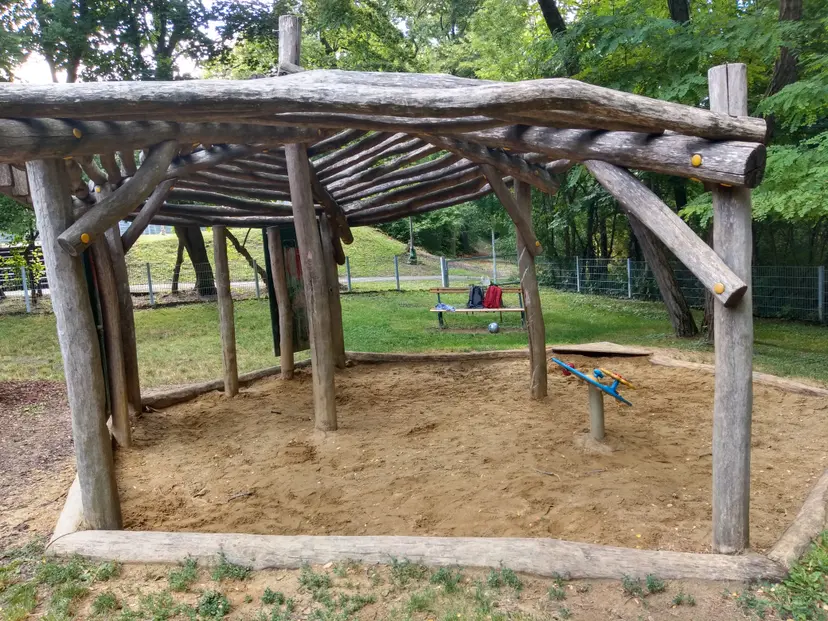 Spielplatz "Bahnhof Beethovenpark" 3