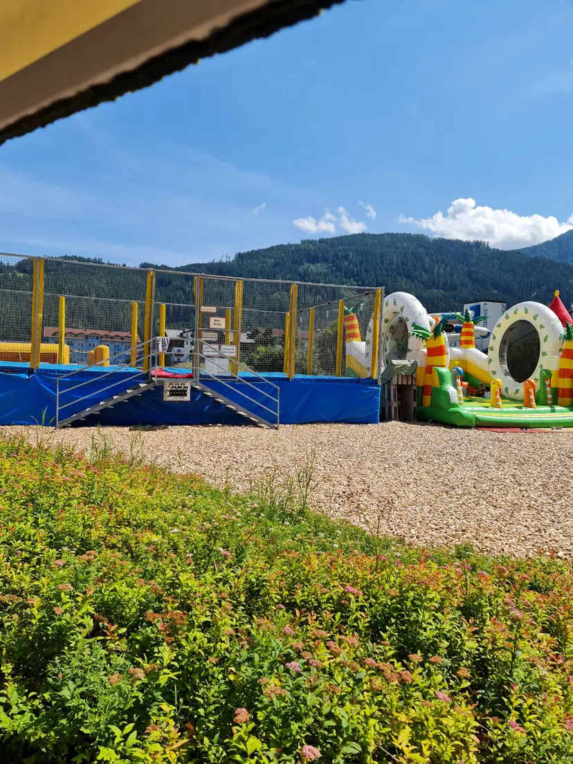 Spielplatz bei Lucky Flitzer/ Skischule 3
