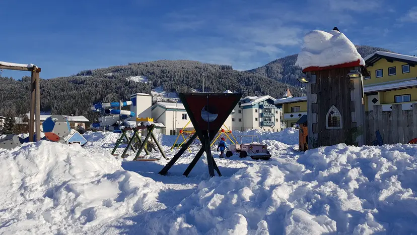 Spielplatz bei Lucky Flitzer/ Skischule 6
