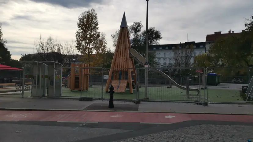 Spielplatz Kapistran-Pieller-Platz 3