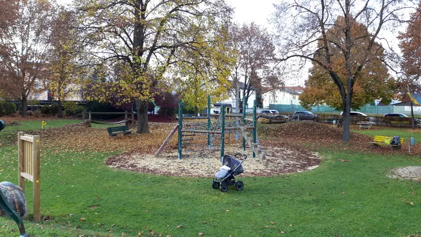 Spielplatz Dr.-Hans-Klöpfer-Straße 3