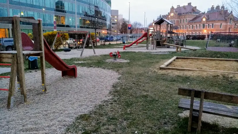 Kinderspielplatz 4