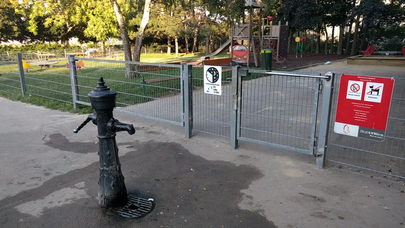 Kinderspielplatz 4