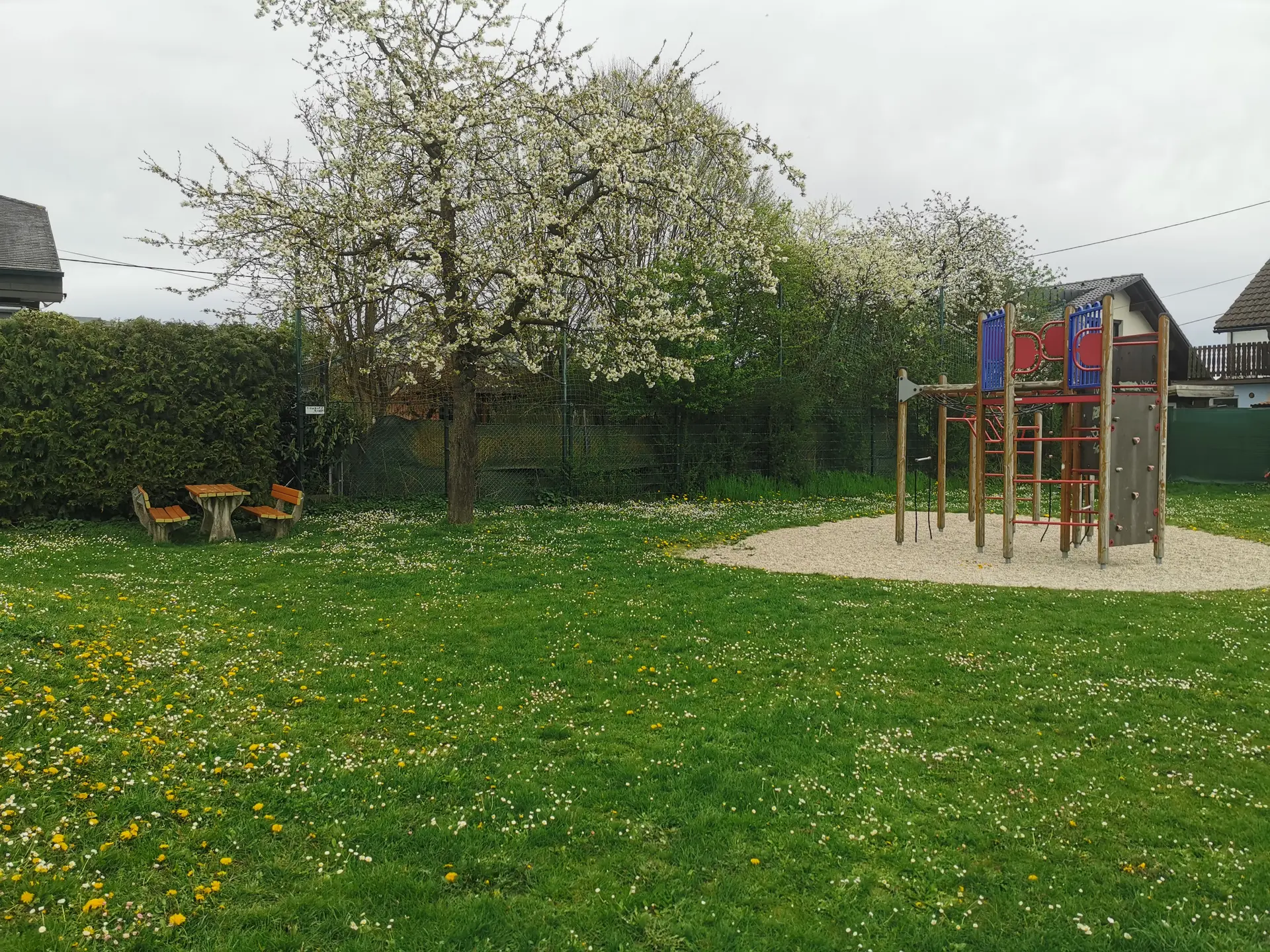 Kinderspielplatz (Rutzing)